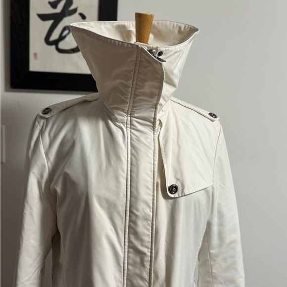 Burberry White Trench Coat with Down for Women - Picture 4 of 9